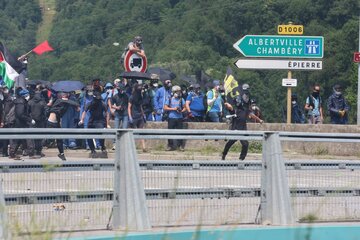 France : la manifestation des « écolos » contre le projet de tunnel Lyon-Turin