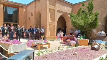 اولین جشنواره گل محمدی و گلاب‌گیری در سلطانیه زنجان پایان یافت