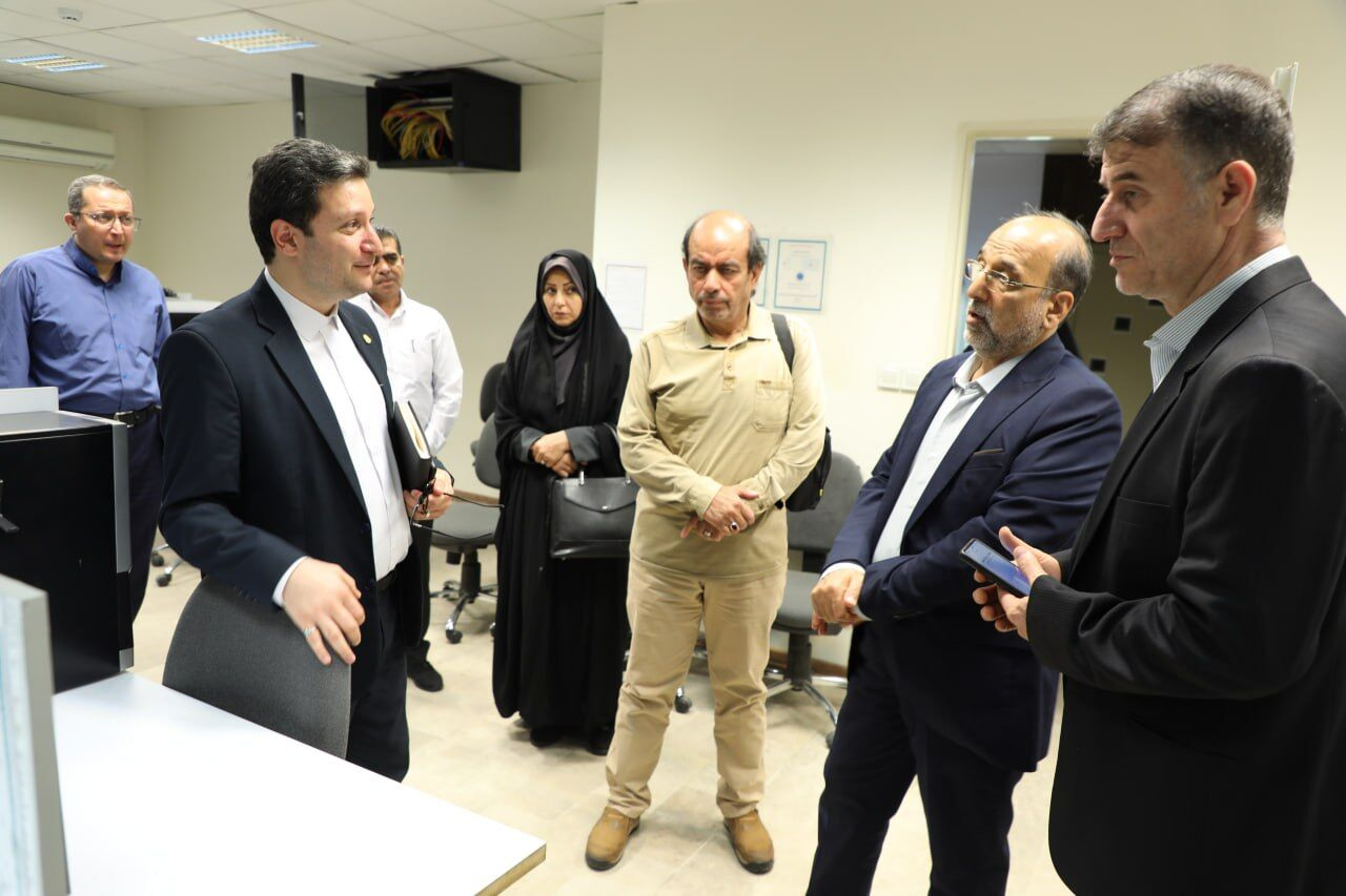 محدودیتی در روابط علمی با کشورهای منطقه نداریم/برای آموزش زبان فارسی برنامهریزی شود