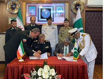 تفاهمنامه همکاری میان مرزبانی ایران و آژانس امنیت دریایی پاکستان امضا شد