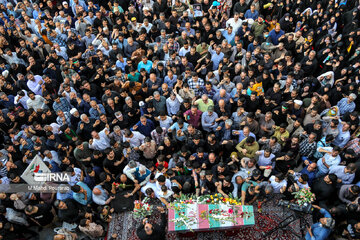 Funeral in Iran's Karaj of a new discovered body in Holy Defense