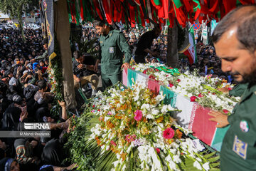 Funeral in Iran's Karaj of a new discovered body in Holy Defense