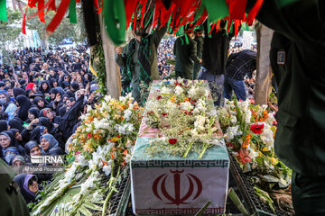 Funeral in Iran's Karaj of a new discovered body in Holy Defense