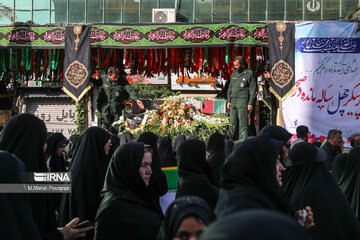 Funeral in Iran's Karaj of a new discovered body in Holy Defense