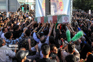 Funeral in Iran's Karaj of a new discovered body in Holy Defense