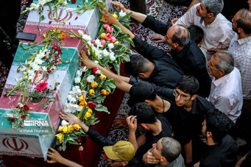 Funeral in Iran's Karaj of a new discovered body in Holy Defense