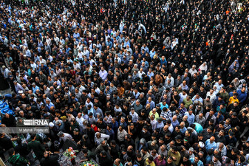 Funeral in Iran's Karaj of a new discovered body in Holy Defense