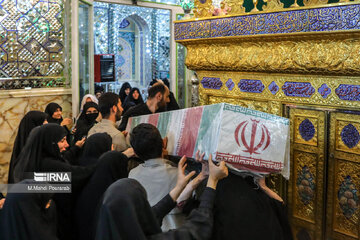 Funeral in Iran's Karaj of a new discovered body in Holy Defense