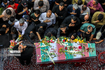 Funeral in Iran's Karaj of a new discovered body in Holy Defense