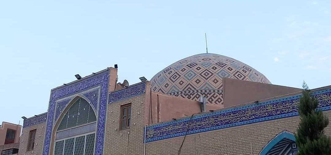 فیلم/ ترک خوردگی گنبد مسجد امام "ره" (شاه ولی) تفت یزد مرمت می‌شود