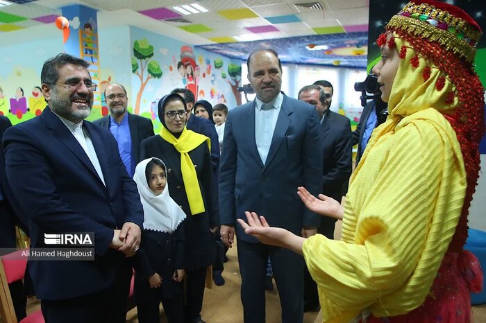 بهره برداری از مجهزترین کتابخانه شمال غرب کشور در شهر سهند توسط وزیر فرهنگ و ارشاد اسلامی