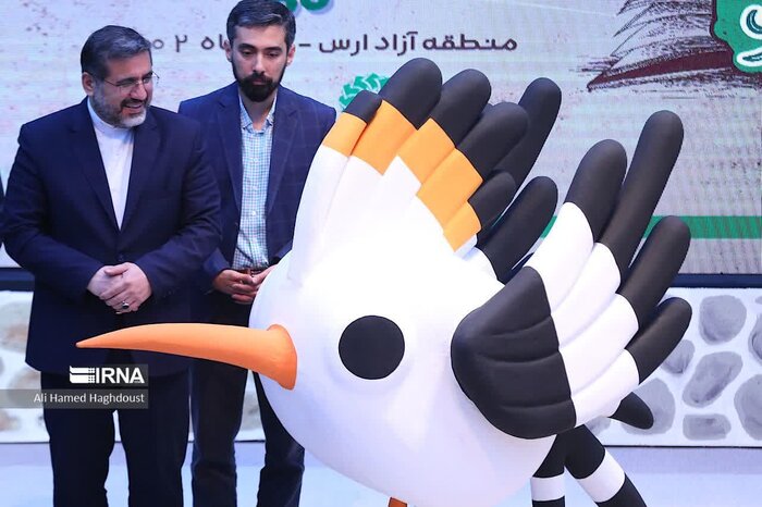 وزیر فرهنگ: داستان های ایرانی بنیه قوی و دینی دارد