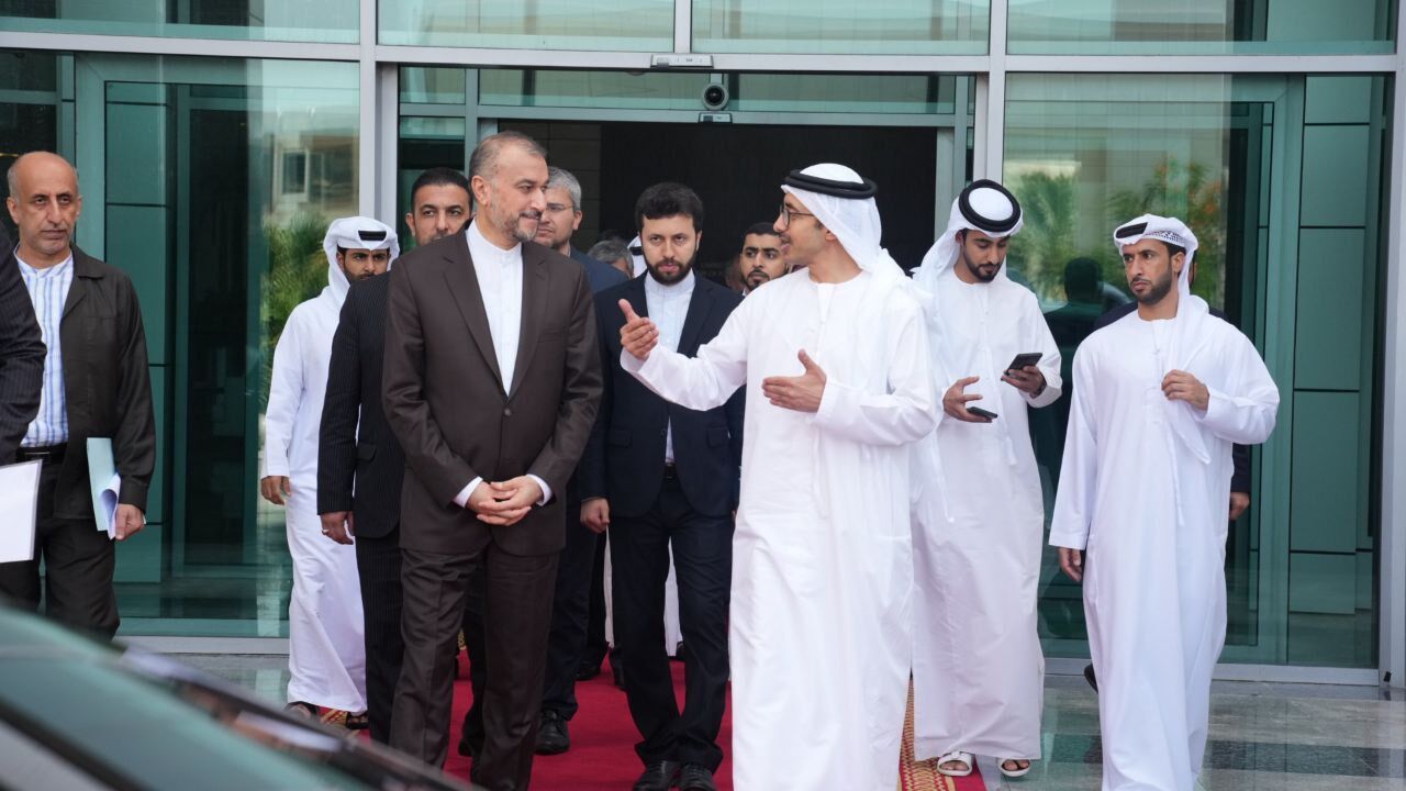 ایران اور متحدہ عرب امارات کے وزرائے خارجہ کا کثیر الجہتی تعلقات کے فروغ پر زور
