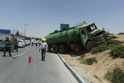 انحراف تانکر حامل سوخت در اصفهان سبب تصادف زنجیره‌ای شد