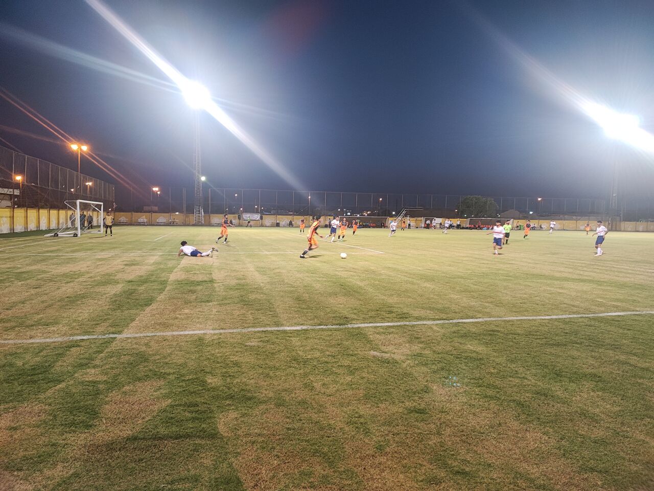 مسابقات فوتبال چهار جانبه در آبادان آغاز شد
