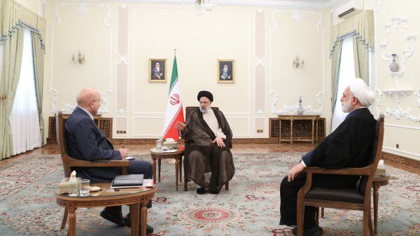 Réunion conjointe des chefs de trois pouvoirs iraniens : examen des questions administratives et des relations trilatérales
