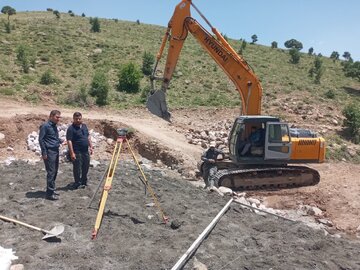 عملیات ساخت بند سنگی روستای "قشلاق" بروجرد آغاز شد