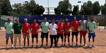 حضور قلعه‌نویی در تمرین تیم ملی تنیس و آرزوی موفقیت برای ملی‌پوشان