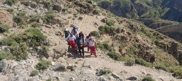 نجات پنج نفر طبیعت گرد در ارتفاعات البرز / مردم به هشدارها توجه کنند