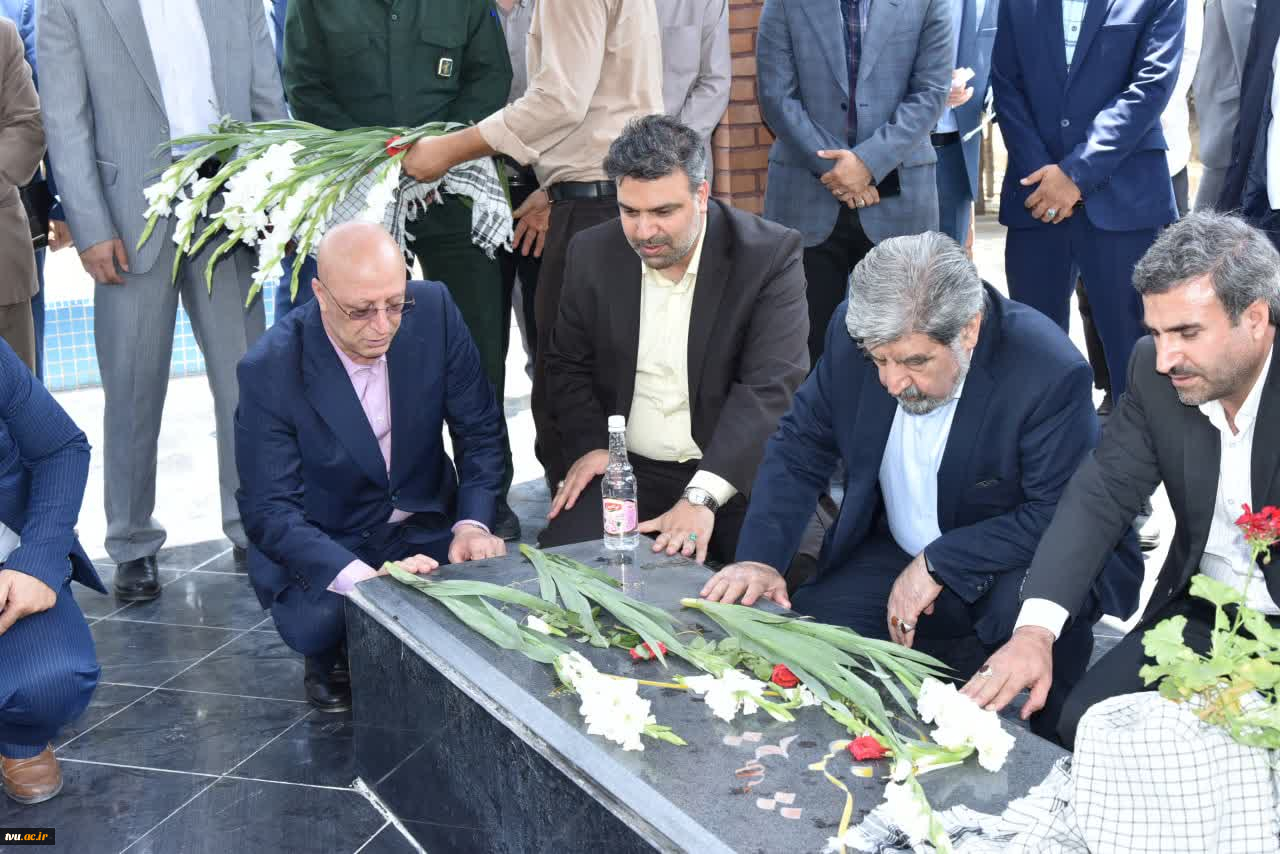 وزیر علوم: نسل جوان بداند که استقلال ایران به راحتی به دست نیامده است