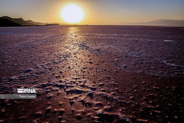 Lago Maharlu en el sur de Irán
