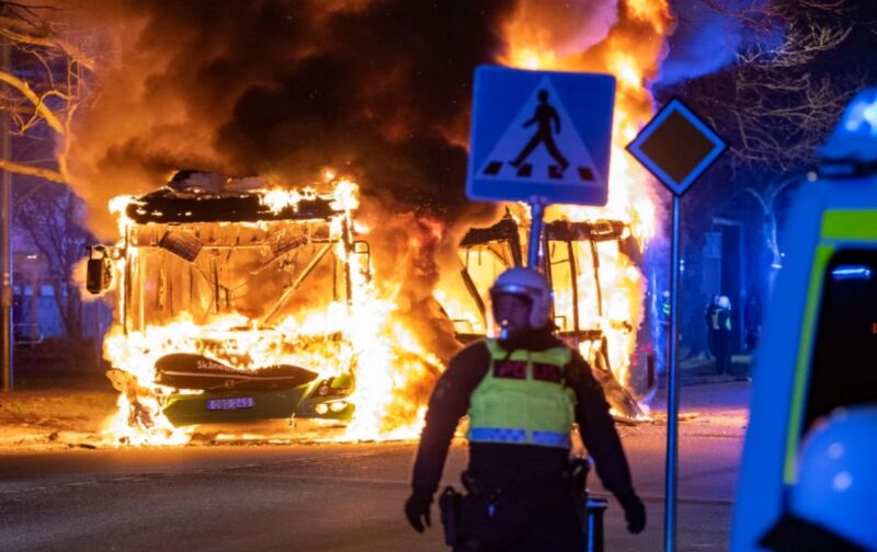 تصمیم ضداسلامی پلیس سوئد/ اسلام‌ستیزی همچنان در دستورکار استکهلم