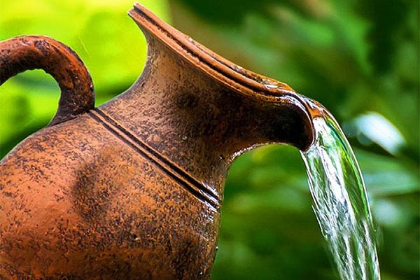 مزایای آبخوردن از پارچ یا کوزه سفالی