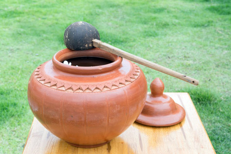 مزایای آبخوردن از پارچ یا کوزه سفالی