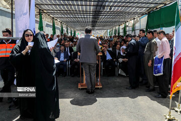 Iran opens passenger terminal at Iraqi border
