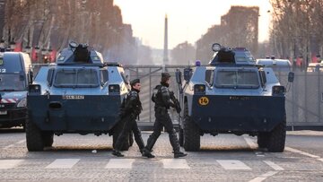 پلیس فرانسه + خودروهای زرهی