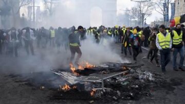 خسارات ناشی از اعتراض‌های فرانسه یک میلیارد دلار برآورد می‌شود