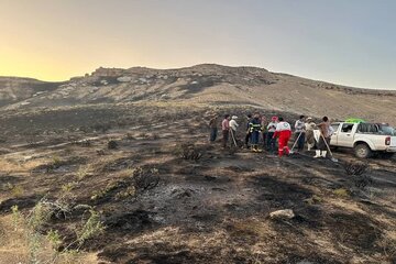 آتش‌سوزی مراتع روستای ساری قورخان تکاب مهار شد