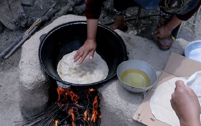 ورود به دنیای شیرین مزه‌ها با نان «چِلپِک» ترکمن‌های جرگلان