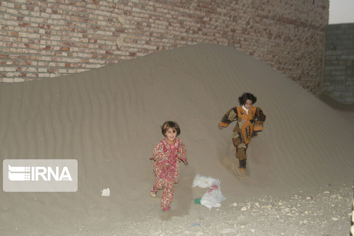 خاکی که راهی نفس میشود؛ ۶۲۰ سیستانی راهی بیمارستان