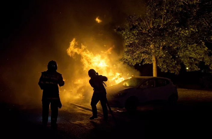 هفتمین شب ناآرام فرانسه؛ ۷۲ بازداشتی و ۱۵۹ خودروی سوخته 