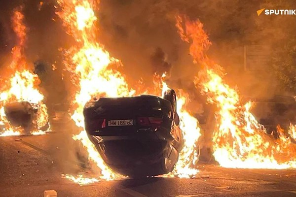 فرانسه و نشانه های مرگ مدنیت و دمکراسی