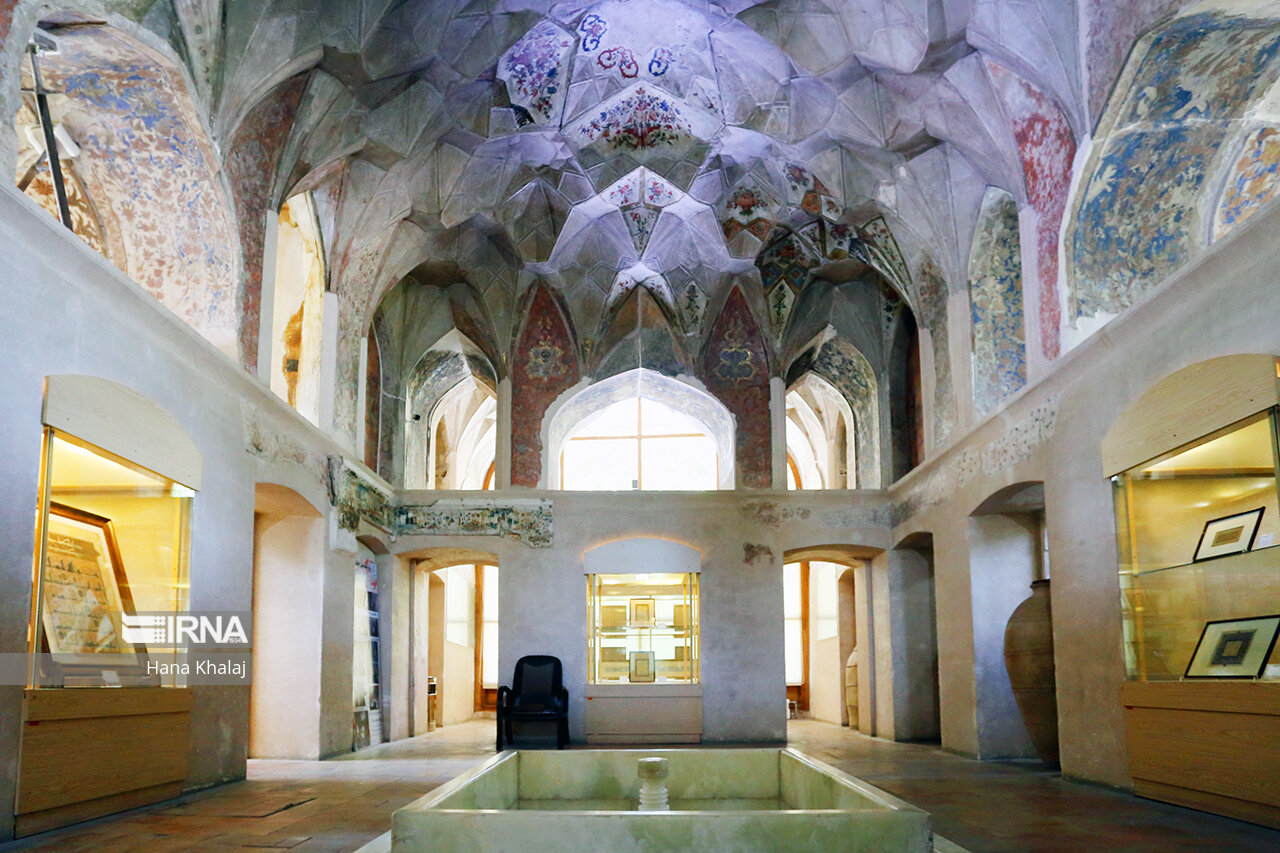 کاخ چهلستون قزوین؛ شاهکار معماران عصر صفویه