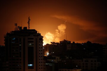 بمباران منزل ۲ تن از رهبران حماس در نوار غزه