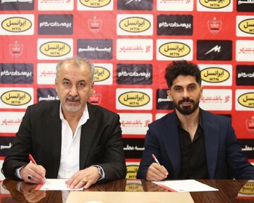 عالیشاه رسما قراردادش را با پرسپولیس تمدید کرد