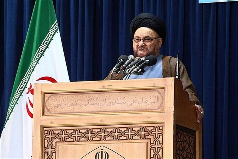 امام جمعه موقت اصفهان: حضور در انتخابات پیشرفت کشور را در پی دارد