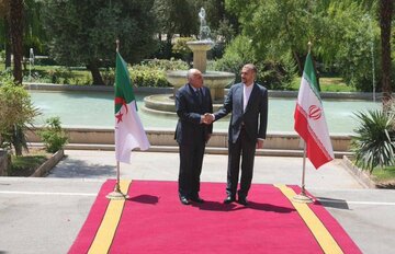 Le ministre algérien des Affaires étrangères rencontre Amir-Abdollahian