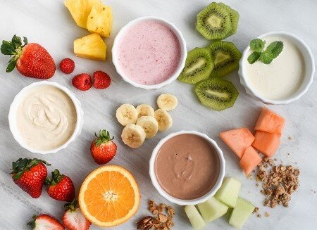 آیا نوزادان میتوانند ماست بخورند؟