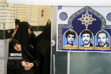 Funeral por el mártir defensor de santuarios sagrados “Mahdi Akbarpur Roshan”