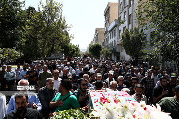 Funeral por el mártir defensor de santuarios sagrados “Mahdi Akbarpur Roshan”