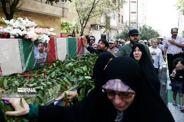 Funeral por el mártir defensor de santuarios sagrados “Mahdi Akbarpur Roshan”