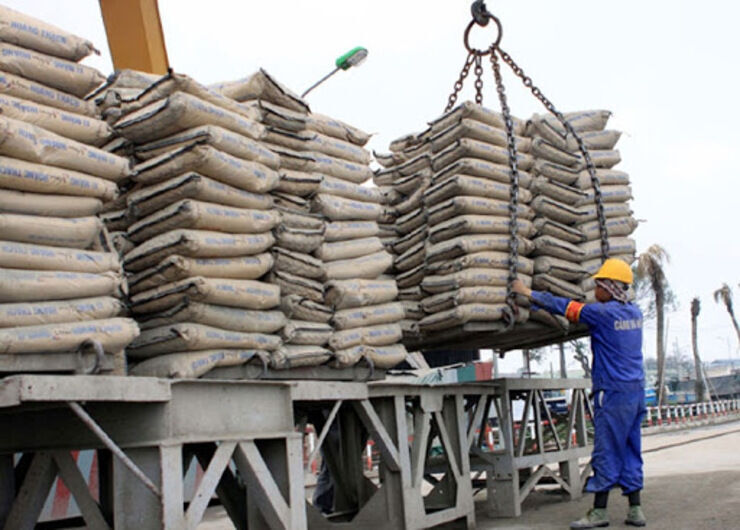 Iran meets domestic needs for cement despite media hype