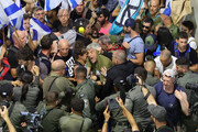 Protestas en Israel se trasladan al aeropuerto de Tel Aviv; 77 detenidos