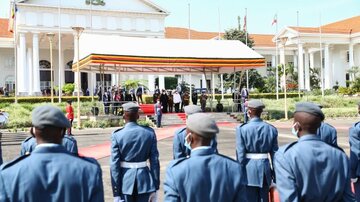 Cérémonie officielle de bienvenue pour le président  Raissi en Ouganda