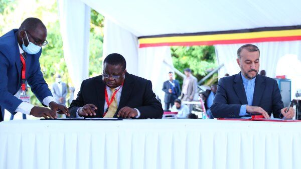Иран и Уганда подписали 4 меморандума о взаимопонимании 