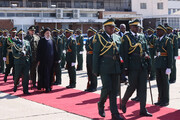 Raisi dice que Irán está listo para expandir la cooperación total con Zimbabue